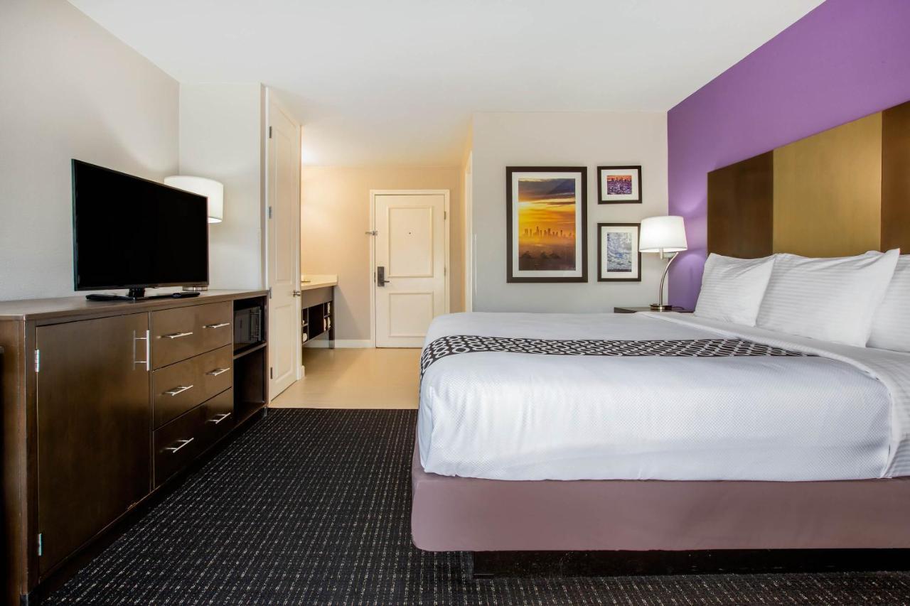 La Quinta By Wyndham Pomona Hotell Eksteriør bilde