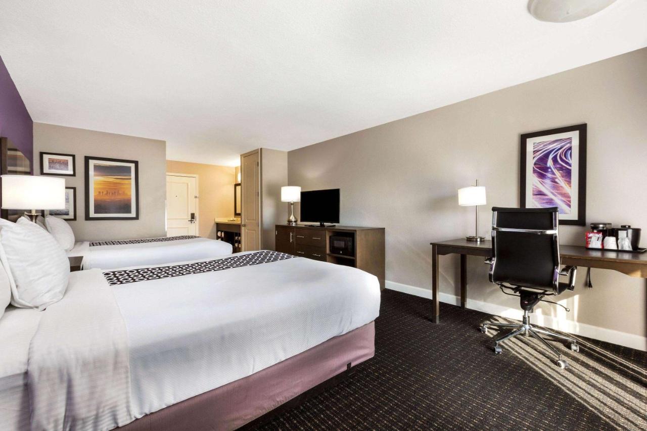 La Quinta By Wyndham Pomona Hotell Eksteriør bilde
