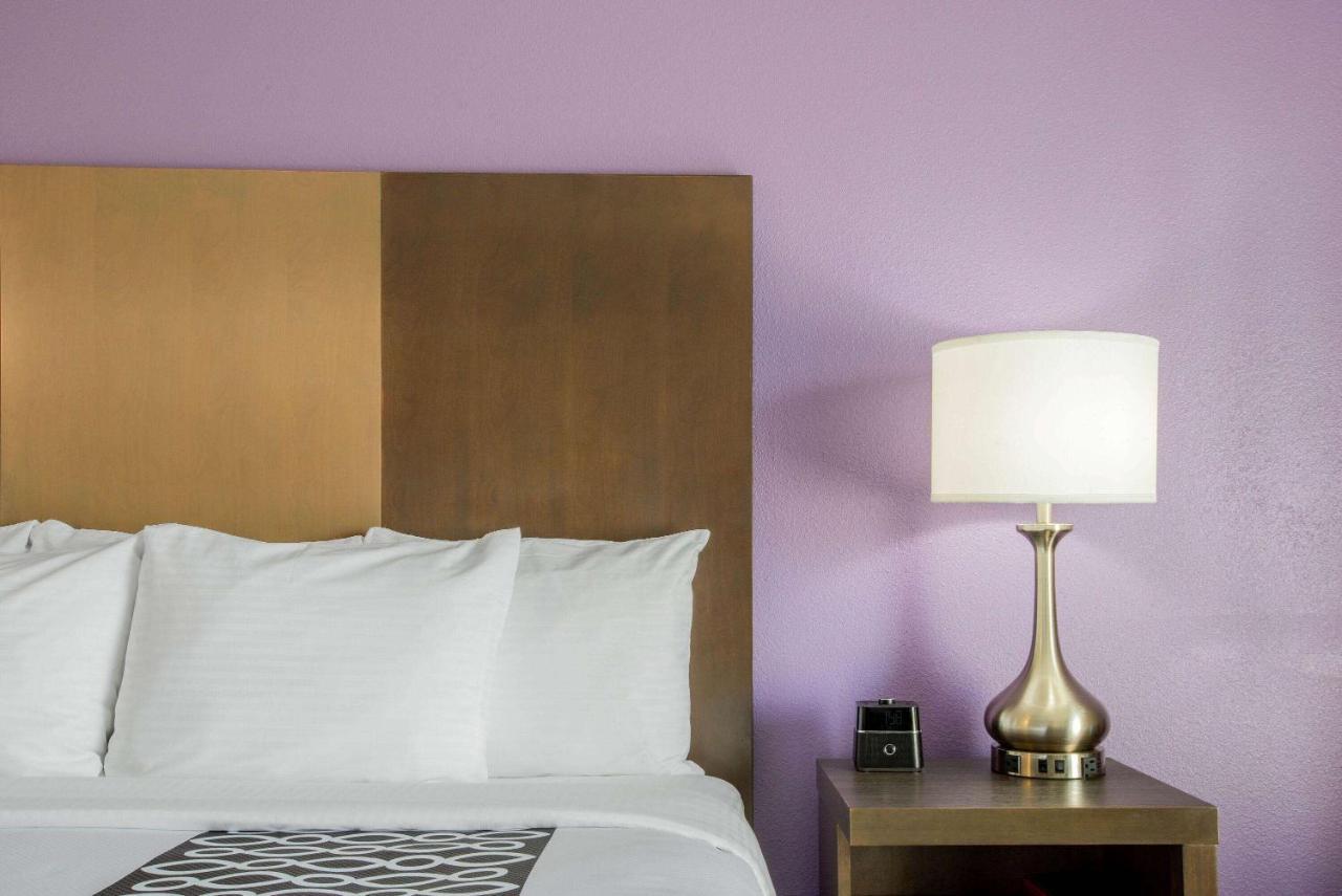 La Quinta By Wyndham Pomona Hotell Eksteriør bilde