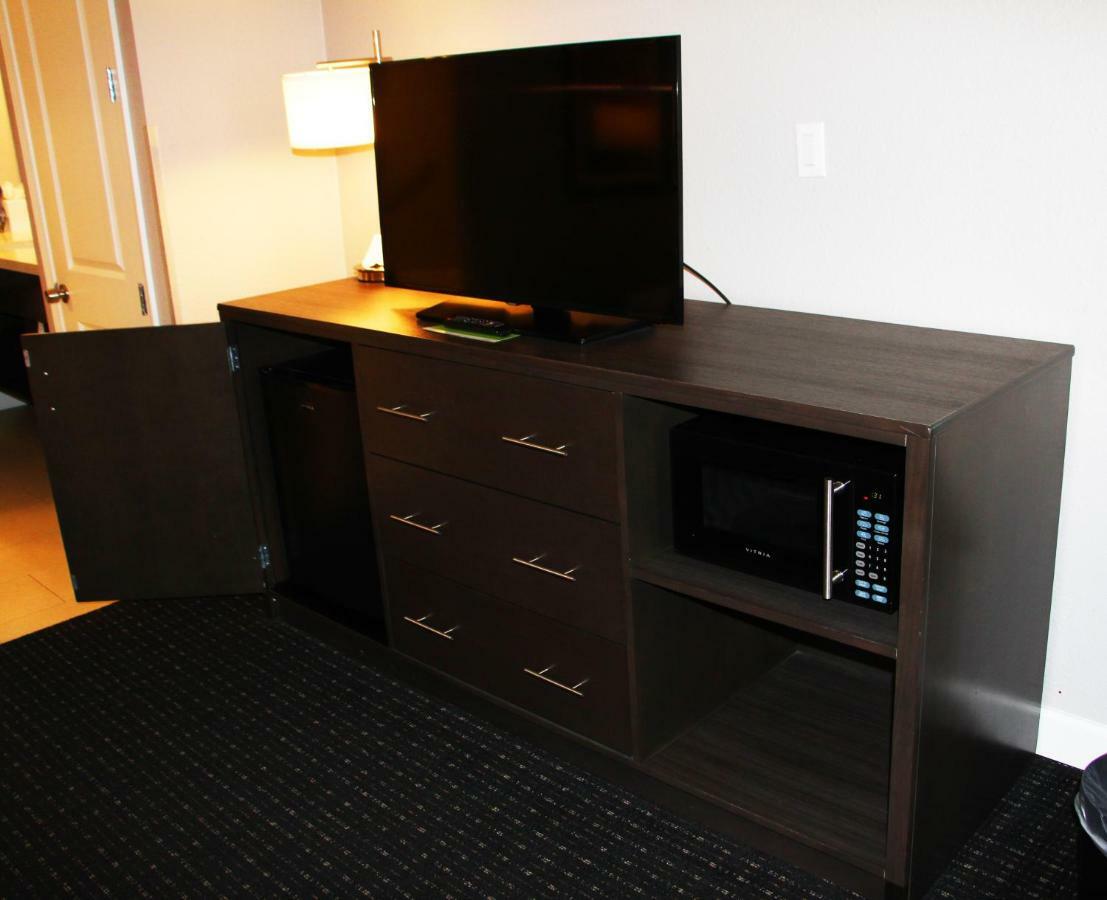 La Quinta By Wyndham Pomona Hotell Eksteriør bilde