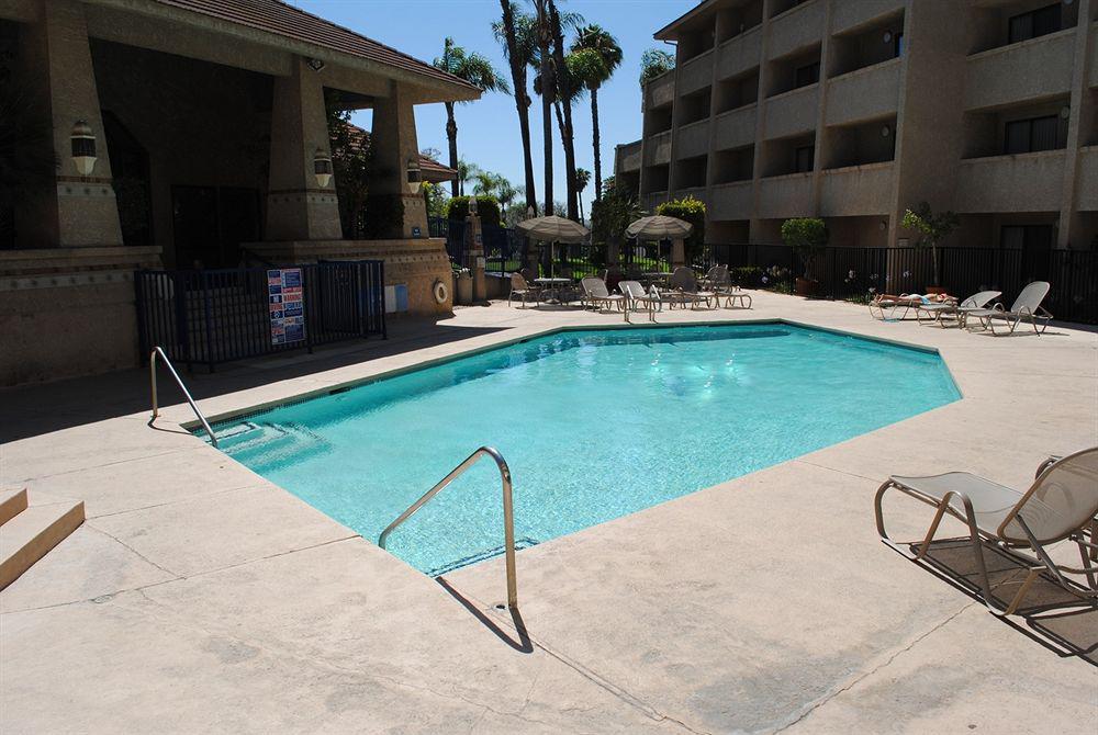 La Quinta By Wyndham Pomona Hotell Eksteriør bilde