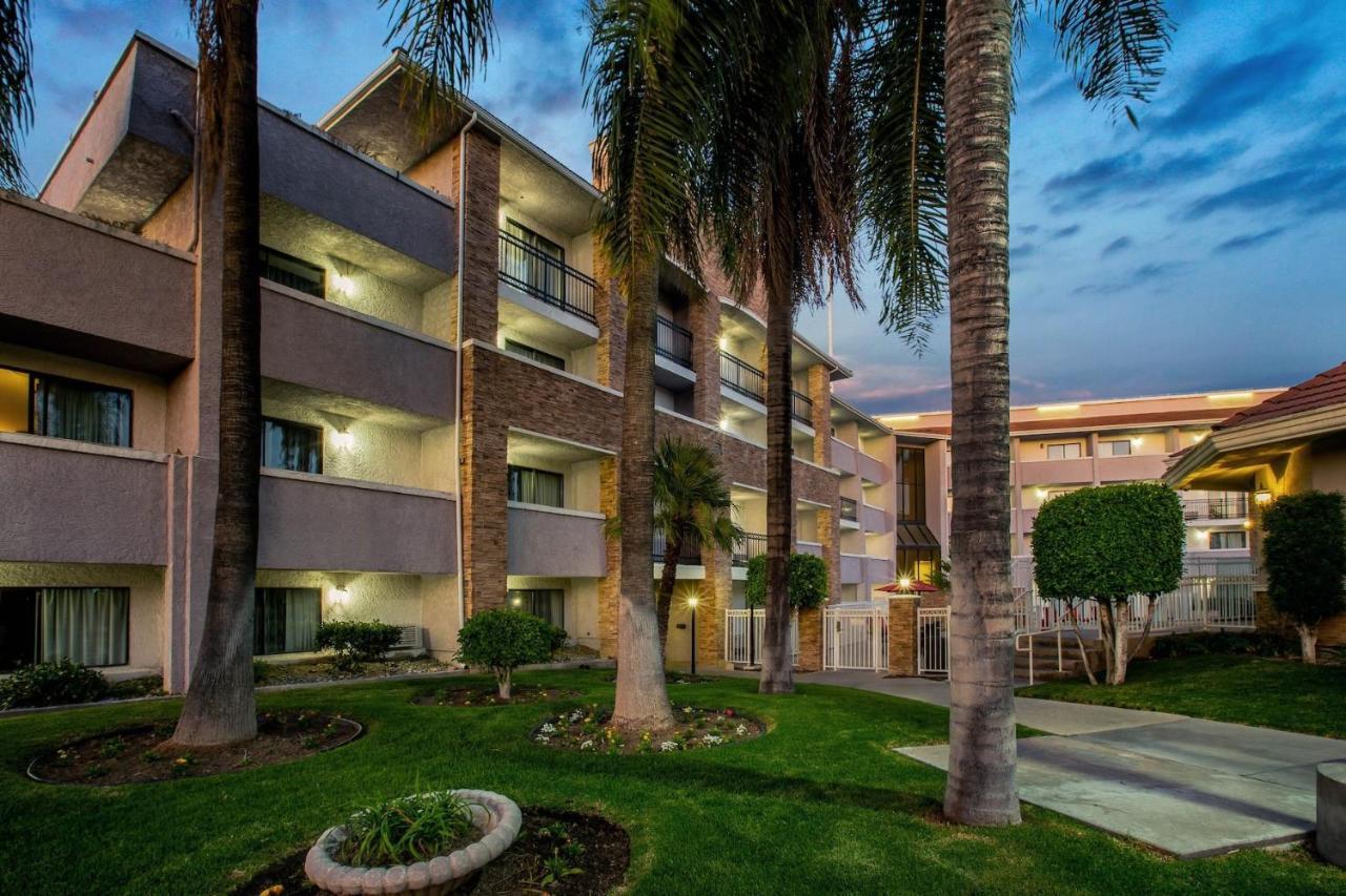 La Quinta By Wyndham Pomona Hotell Eksteriør bilde